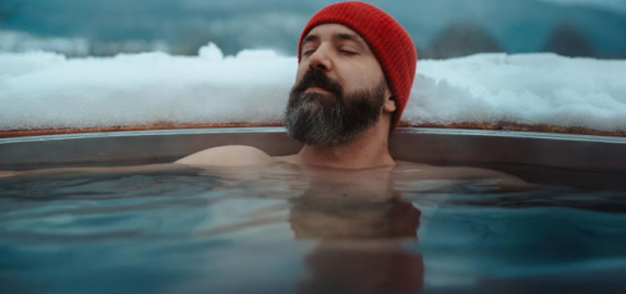 Mann Eisbaden